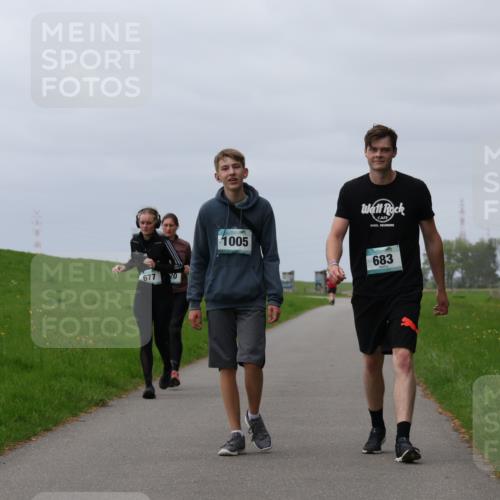 04.05.2025 - 8. Wedeler Halbmarathon Yannick Fuchs http://msf.ph/oto/7820863 04.05.2025 12:05:04 Laufen 677, 20, 1005, 683 meine-sportfotos.de