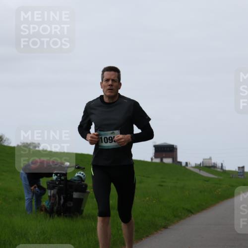 04.05.2025 - 8. Wedeler Halbmarathon Yannick Fuchs http://msf.ph/oto/7820873 04.05.2025 11:09:23 Laufen 109 meine-sportfotos.de