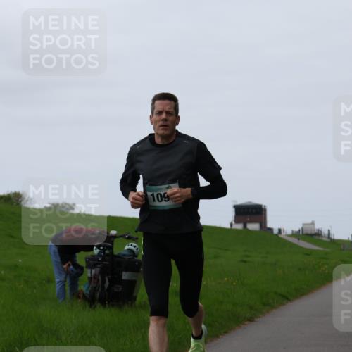 04.05.2025 - 8. Wedeler Halbmarathon Yannick Fuchs http://msf.ph/oto/7820881 04.05.2025 11:09:24 Laufen 109 meine-sportfotos.de