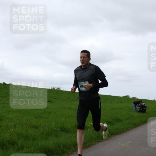 04.05.2025 - 8. Wedeler Halbmarathon Yannick Fuchs http://msf.ph/oto/7820910 04.05.2025 11:09:25 Laufen 10 meine-sportfotos.de