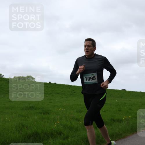 04.05.2025 - 8. Wedeler Halbmarathon Yannick Fuchs http://msf.ph/oto/7820930 04.05.2025 11:09:25 Laufen 1095 meine-sportfotos.de