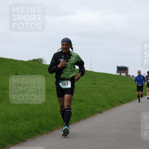 04.05.2025 - 8. Wedeler Halbmarathon Yannick Fuchs http://msf.ph/oto/7820952 04.05.2025 11:27:51 Laufen 267 meine-sportfotos.de