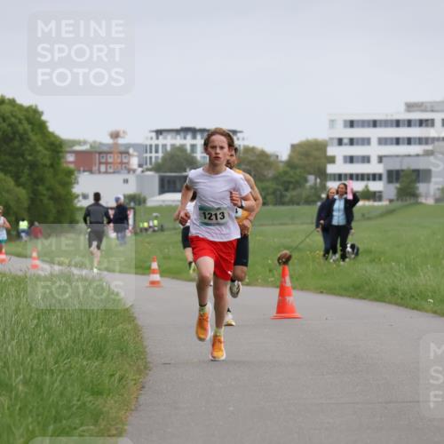 04.05.2025 - 8. Wedeler Halbmarathon Yannick Fuchs http://msf.ph/oto/7820974 04.05.2025 11:09:49 Laufen 1213 meine-sportfotos.de