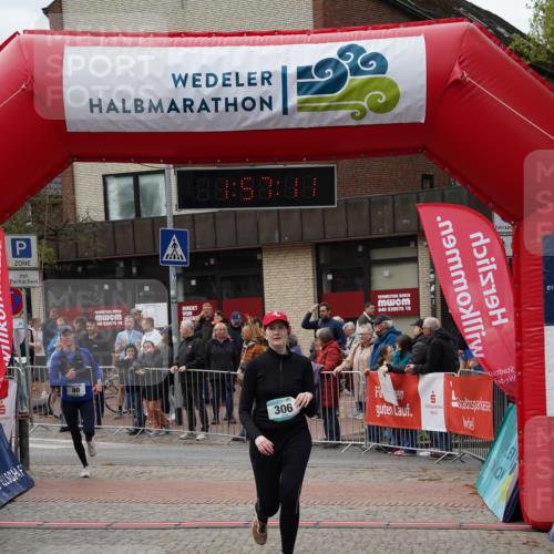 04.05.2025 - 8. Wedeler Halbmarathon Felixshl http://msf.ph/oto/7821003 04.05.2025 11:57:09 Ziel 11, 80, 306 meine-sportfotos.de