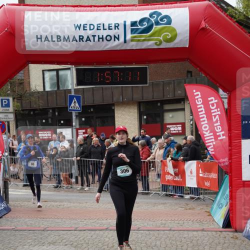 04.05.2025 - 8. Wedeler Halbmarathon Felixshl http://msf.ph/oto/7821016 04.05.2025 11:57:09 Ziel 11, 80, 306 meine-sportfotos.de