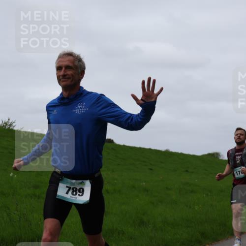 04.05.2025 - 8. Wedeler Halbmarathon Yannick Fuchs http://msf.ph/oto/7821018 04.05.2025 11:27:59 Laufen 789, 170 meine-sportfotos.de
