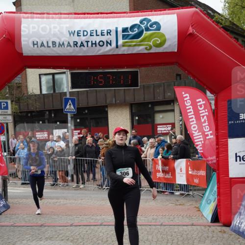 04.05.2025 - 8. Wedeler Halbmarathon Felixshl http://msf.ph/oto/7821032 04.05.2025 11:57:09 Ziel 11, 80, 306 meine-sportfotos.de