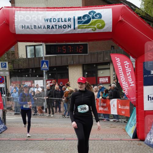 04.05.2025 - 8. Wedeler Halbmarathon Felixshl http://msf.ph/oto/7821061 04.05.2025 11:57:10 Ziel 80, 306 meine-sportfotos.de