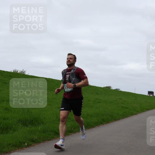 04.05.2025 - 8. Wedeler Halbmarathon Yannick Fuchs http://msf.ph/oto/7821063 04.05.2025 11:28:00 Laufen  meine-sportfotos.de