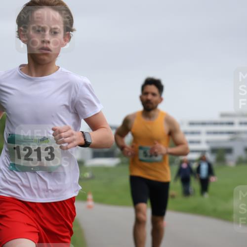 04.05.2025 - 8. Wedeler Halbmarathon Yannick Fuchs http://msf.ph/oto/7821164 04.05.2025 11:09:54 Laufen 32, 1213, 530 meine-sportfotos.de