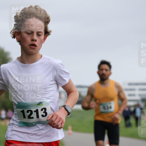 04.05.2025 - 8. Wedeler Halbmarathon Yannick Fuchs http://msf.ph/oto/7821180 04.05.2025 11:09:54 Laufen 1213, 634 meine-sportfotos.de