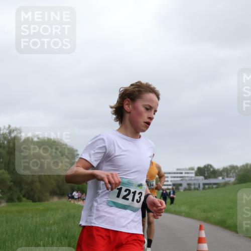 04.05.2025 - 8. Wedeler Halbmarathon Yannick Fuchs http://msf.ph/oto/7821187 04.05.2025 11:09:55 Laufen 1213, 534 meine-sportfotos.de