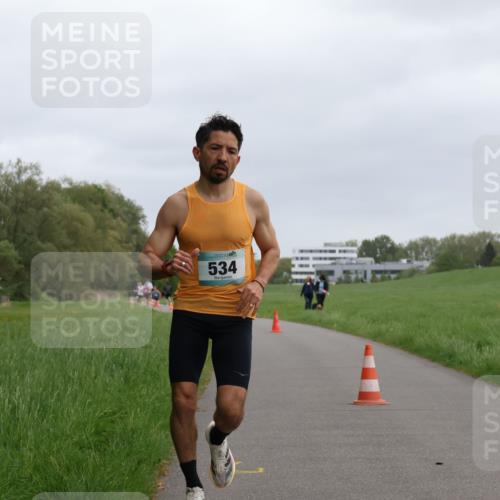04.05.2025 - 8. Wedeler Halbmarathon Yannick Fuchs http://msf.ph/oto/7821247 04.05.2025 11:09:57 Laufen 534 meine-sportfotos.de