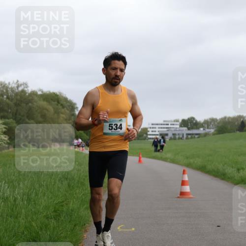 04.05.2025 - 8. Wedeler Halbmarathon Yannick Fuchs http://msf.ph/oto/7821251 04.05.2025 11:09:57 Laufen 534 meine-sportfotos.de