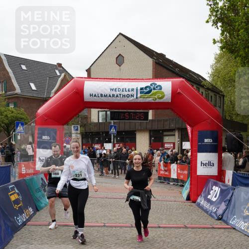 04.05.2025 - 8. Wedeler Halbmarathon Felixshl http://msf.ph/oto/7821310 04.05.2025 11:57:23 Ziel 230, 231, 568 meine-sportfotos.de