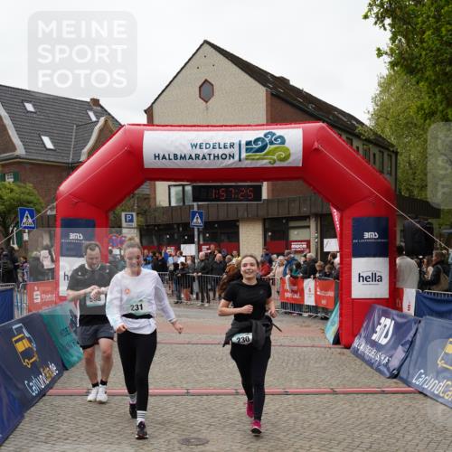 04.05.2025 - 8. Wedeler Halbmarathon Felixshl http://msf.ph/oto/7821324 04.05.2025 11:57:23 Ziel 230, 231, 568 meine-sportfotos.de