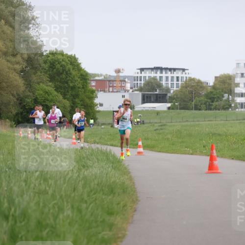 04.05.2025 - 8. Wedeler Halbmarathon Yannick Fuchs http://msf.ph/oto/7821328 04.05.2025 11:10:00 Laufen 966 meine-sportfotos.de