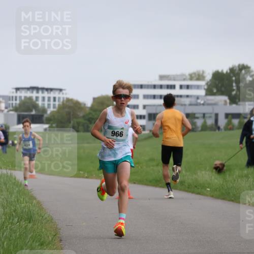 04.05.2025 - 8. Wedeler Halbmarathon Yannick Fuchs http://msf.ph/oto/7821365 04.05.2025 11:10:08 Laufen 424, 966 meine-sportfotos.de
