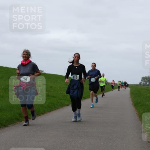 04.05.2025 - 8. Wedeler Halbmarathon Yannick Fuchs http://msf.ph/oto/7821368 04.05.2025 11:28:22 Laufen 14, 210, 648 meine-sportfotos.de