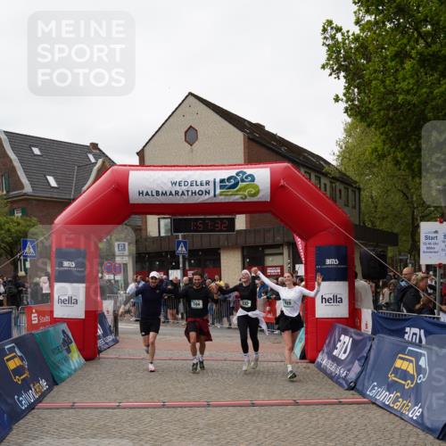 04.05.2025 - 8. Wedeler Halbmarathon Felixshl http://msf.ph/oto/7821433 04.05.2025 11:57:30 Ziel 104, 232, 928, 1161 meine-sportfotos.de