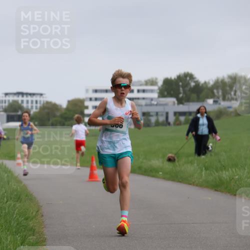 04.05.2025 - 8. Wedeler Halbmarathon Yannick Fuchs http://msf.ph/oto/7821436 04.05.2025 11:10:10 Laufen 008 meine-sportfotos.de