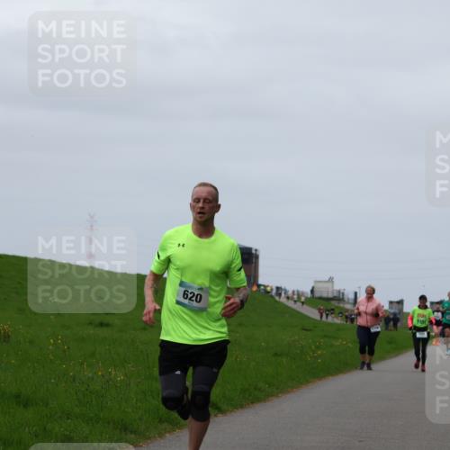 04.05.2025 - 8. Wedeler Halbmarathon Yannick Fuchs http://msf.ph/oto/7821438 04.05.2025 11:28:26 Laufen 620 meine-sportfotos.de