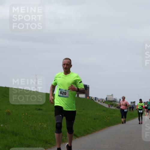 04.05.2025 - 8. Wedeler Halbmarathon Yannick Fuchs http://msf.ph/oto/7821448 04.05.2025 11:28:26 Laufen 620 meine-sportfotos.de