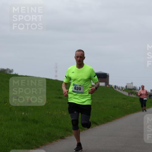 04.05.2025 - 8. Wedeler Halbmarathon Yannick Fuchs http://msf.ph/oto/7821460 04.05.2025 11:28:26 Laufen 620 meine-sportfotos.de