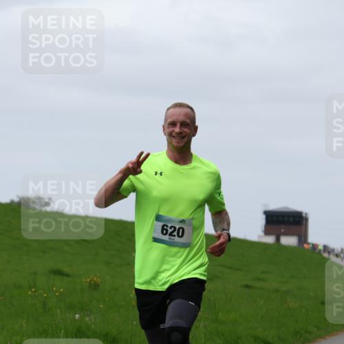 04.05.2025 - 8. Wedeler Halbmarathon Yannick Fuchs http://msf.ph/oto/7821466 04.05.2025 11:28:27 Laufen 620 meine-sportfotos.de
