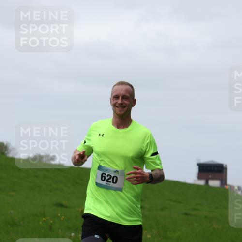 04.05.2025 - 8. Wedeler Halbmarathon Yannick Fuchs http://msf.ph/oto/7821483 04.05.2025 11:28:28 Laufen 8, 620 meine-sportfotos.de
