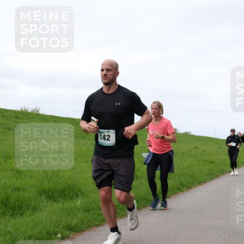 04.05.2025 - 8. Wedeler Halbmarathon Yannick Fuchs http://msf.ph/oto/7821516 04.05.2025 11:51:30 Laufen 142 meine-sportfotos.de