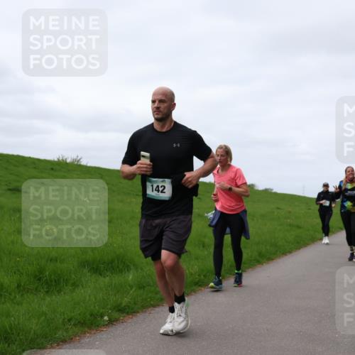 04.05.2025 - 8. Wedeler Halbmarathon Yannick Fuchs http://msf.ph/oto/7821520 04.05.2025 11:51:30 Laufen 142 meine-sportfotos.de