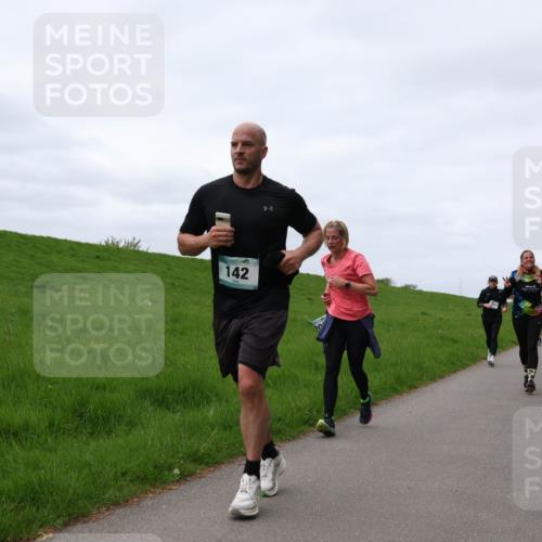 04.05.2025 - 8. Wedeler Halbmarathon Yannick Fuchs http://msf.ph/oto/7821525 04.05.2025 11:51:30 Laufen 142 meine-sportfotos.de
