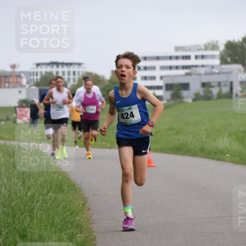 04.05.2025 - 8. Wedeler Halbmarathon Yannick Fuchs http://msf.ph/oto/7821622 04.05.2025 11:10:16 Laufen 1103, 424 meine-sportfotos.de