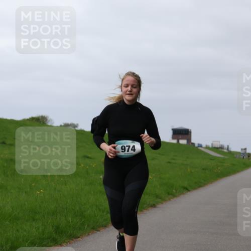 04.05.2025 - 8. Wedeler Halbmarathon Yannick Fuchs http://msf.ph/oto/7821630 04.05.2025 12:07:29 Laufen 974 meine-sportfotos.de