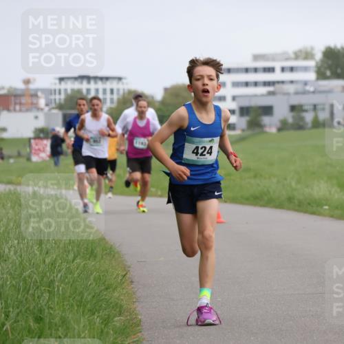 04.05.2025 - 8. Wedeler Halbmarathon Yannick Fuchs http://msf.ph/oto/7821644 04.05.2025 11:10:16 Laufen 1143, 424 meine-sportfotos.de