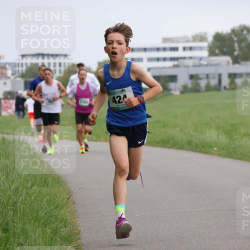 04.05.2025 - 8. Wedeler Halbmarathon Yannick Fuchs http://msf.ph/oto/7821670 04.05.2025 11:10:16 Laufen 1103, 424 meine-sportfotos.de