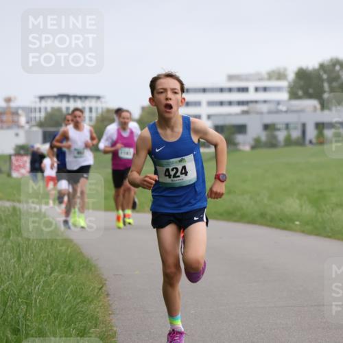 04.05.2025 - 8. Wedeler Halbmarathon Yannick Fuchs http://msf.ph/oto/7821679 04.05.2025 11:10:16 Laufen 424 meine-sportfotos.de