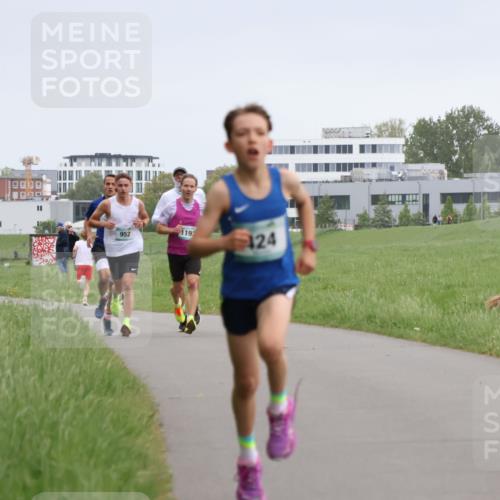 04.05.2025 - 8. Wedeler Halbmarathon Yannick Fuchs http://msf.ph/oto/7821685 04.05.2025 11:10:16 Laufen 952, 119, 424 meine-sportfotos.de