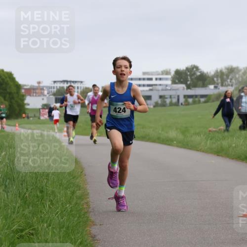 04.05.2025 - 8. Wedeler Halbmarathon Yannick Fuchs http://msf.ph/oto/7821694 04.05.2025 11:10:17 Laufen 424 meine-sportfotos.de