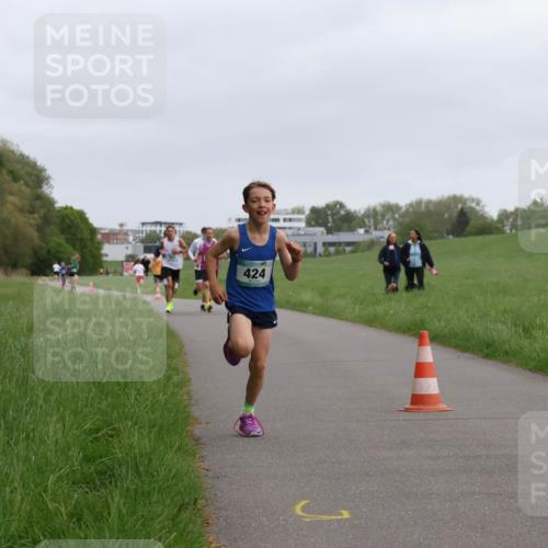 04.05.2025 - 8. Wedeler Halbmarathon Yannick Fuchs http://msf.ph/oto/7821740 04.05.2025 11:10:17 Laufen 424 meine-sportfotos.de