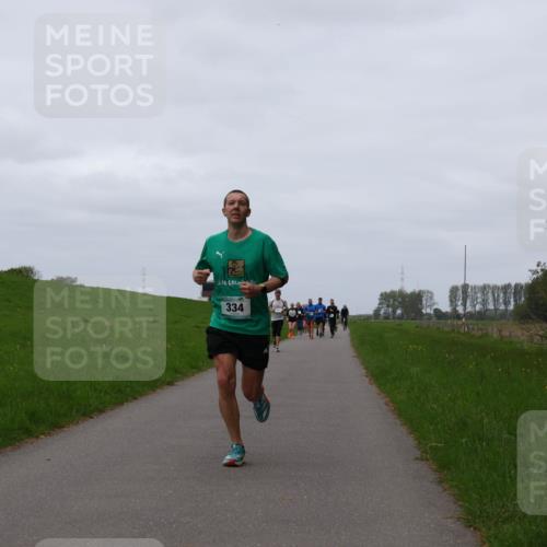 04.05.2025 - 8. Wedeler Halbmarathon Yannick Fuchs http://msf.ph/oto/7821756 04.05.2025 11:28:46 Laufen 334, 09 meine-sportfotos.de