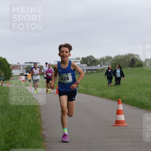 04.05.2025 - 8. Wedeler Halbmarathon Yannick Fuchs http://msf.ph/oto/7821757 04.05.2025 11:10:18 Laufen 1193, 424 meine-sportfotos.de
