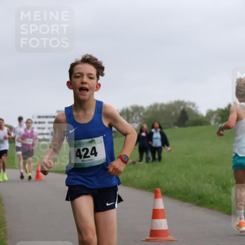 04.05.2025 - 8. Wedeler Halbmarathon Yannick Fuchs http://msf.ph/oto/7821791 04.05.2025 11:10:19 Laufen 424 meine-sportfotos.de