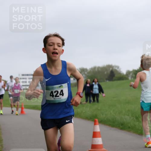04.05.2025 - 8. Wedeler Halbmarathon Yannick Fuchs http://msf.ph/oto/7821796 04.05.2025 11:10:19 Laufen 424 meine-sportfotos.de