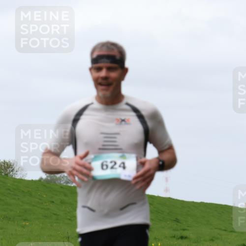 04.05.2025 - 8. Wedeler Halbmarathon Yannick Fuchs http://msf.ph/oto/7821797 04.05.2025 11:28:55 Laufen 624 meine-sportfotos.de