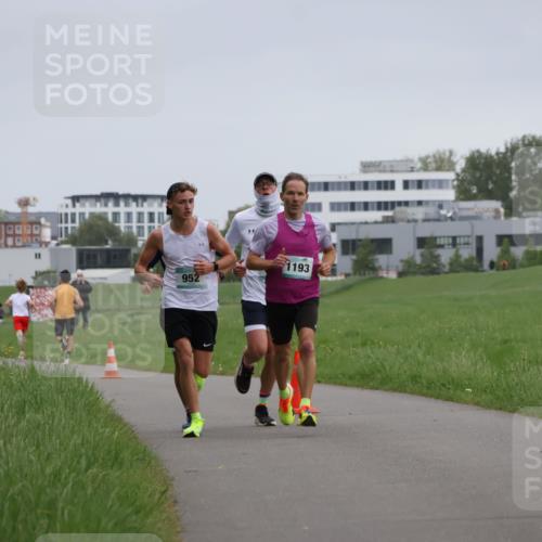 04.05.2025 - 8. Wedeler Halbmarathon Yannick Fuchs http://msf.ph/oto/7821812 04.05.2025 11:10:20 Laufen 1193, 952 meine-sportfotos.de