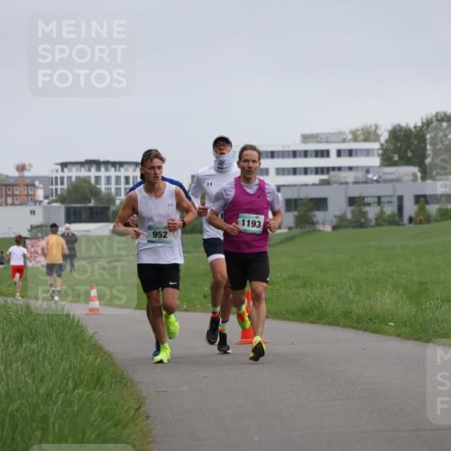 04.05.2025 - 8. Wedeler Halbmarathon Yannick Fuchs http://msf.ph/oto/7821817 04.05.2025 11:10:20 Laufen 952, 1193 meine-sportfotos.de