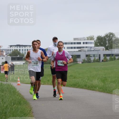 04.05.2025 - 8. Wedeler Halbmarathon Yannick Fuchs http://msf.ph/oto/7821849 04.05.2025 11:10:20 Laufen 1193, 952 meine-sportfotos.de