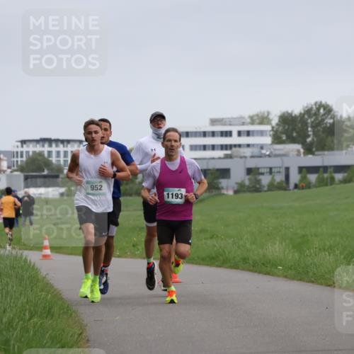 04.05.2025 - 8. Wedeler Halbmarathon Yannick Fuchs http://msf.ph/oto/7821854 04.05.2025 11:10:20 Laufen 952, 1193 meine-sportfotos.de